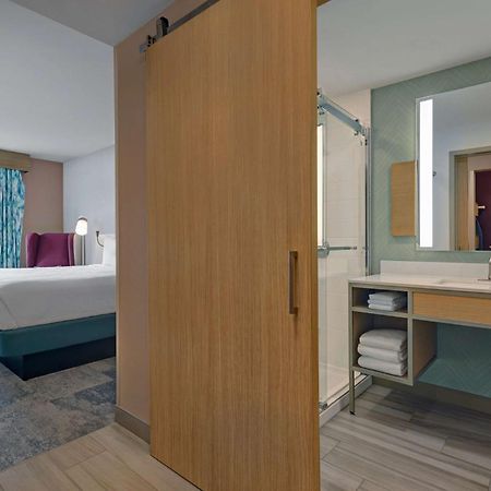 Hilton Garden Inn Манассас Экстерьер фото